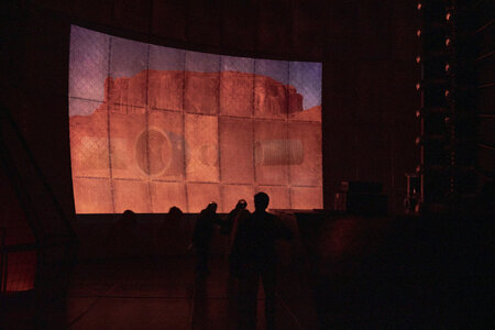 installation vidéo et sonore « Sphères, Dômes, géographie mutante »